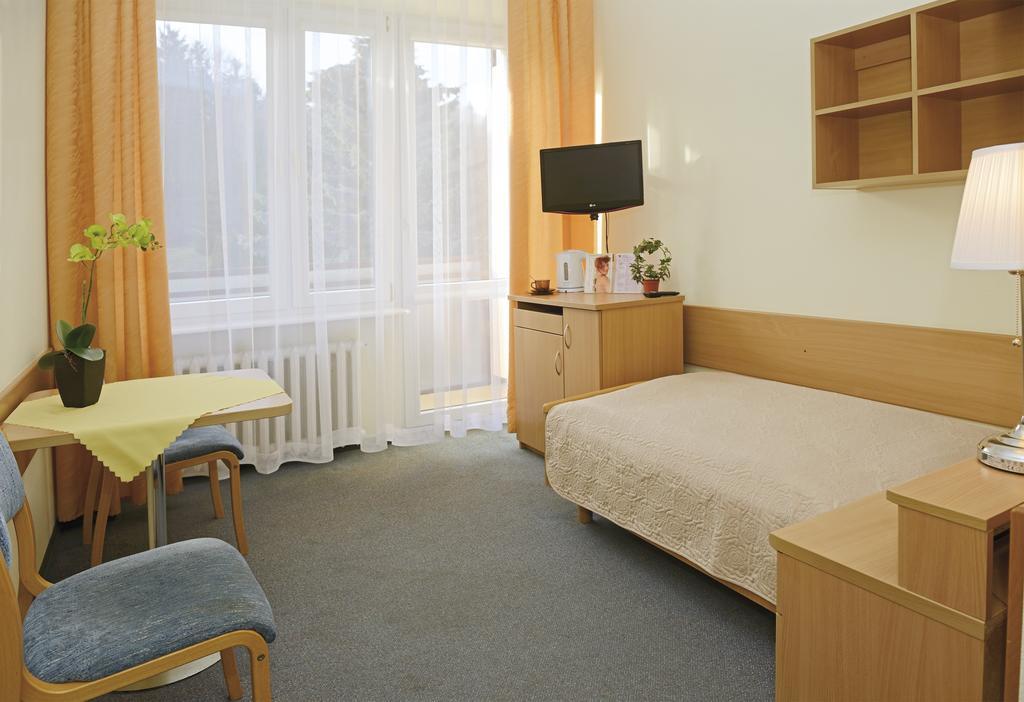 Kzzg W Polsce, Gornicze Sanatorium Zwiazkowe "Gornik" Hotel Iwonicz-Zdrój Cameră foto